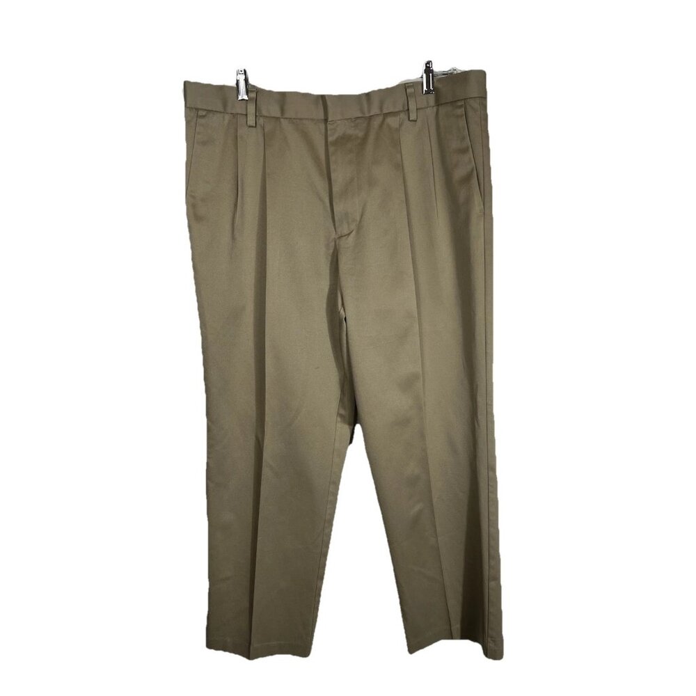 Dockers Pleated Classic‎ Fit D3 Khaki pants Men’s Size 38 X 29 Actual 36 X27.5